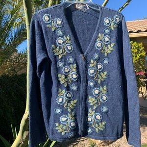 🚫SOLD🚫 2000s Heirloom Collectibles women’s zip up sweater